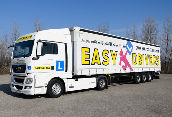 „CE“ Sattelkraftfahrzeug