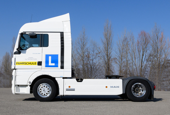 Sattelzugfahrzeug-MAN-TGX