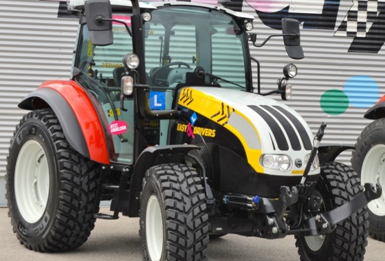 Steyr Kompakt 4085 + Zentralachsanhänger